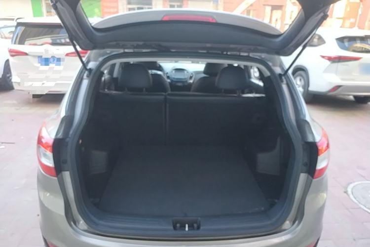 Used Hyundai ix35 2015 2.0L Automatic 2WD Smart Type China IV Trunk