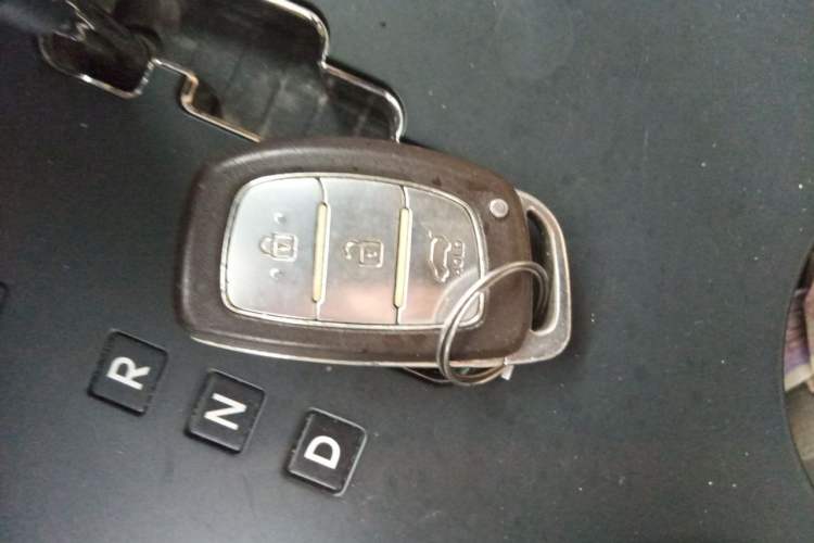 Used Hyundai ix35 2015 2.0L Automatic 2WD Smart Version China V Standard Vehicle Key