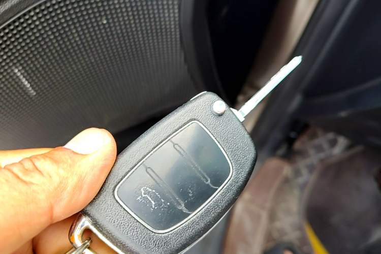 Used Hyundai ix35 2015 2.0L Automatic 2WD Comfort Edition China IV Standard Vehicle Key