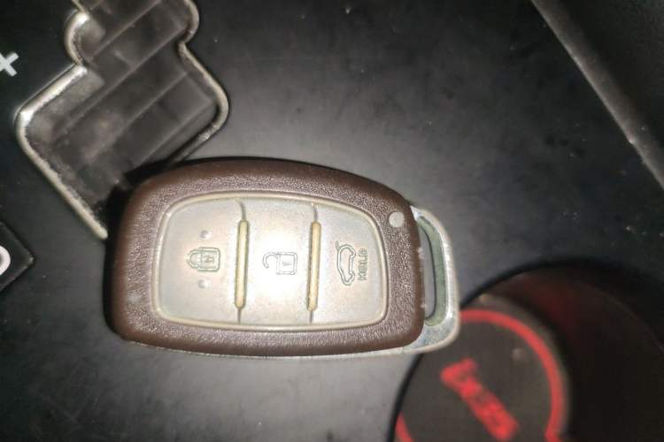 Used Hyundai ix35 2015 2.0L Automatic 2WD Smart Type China IV Vehicle Key