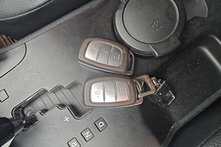 Used Hyundai ix35 2015 2.0L Automatic 2WD Smart Version China V Standard Vehicle Key