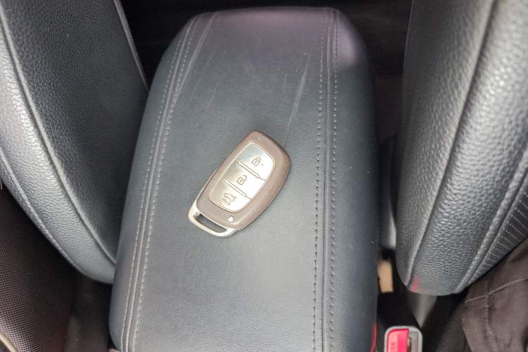 Used Hyundai ix35 2015 2.0L Automatic 2WD Smart Type China IV Vehicle Key
