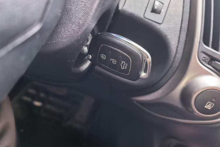 Used Hyundai ix35 2015 2.0L Automatic 2WD Comfort Edition China V Standard Vehicle Key