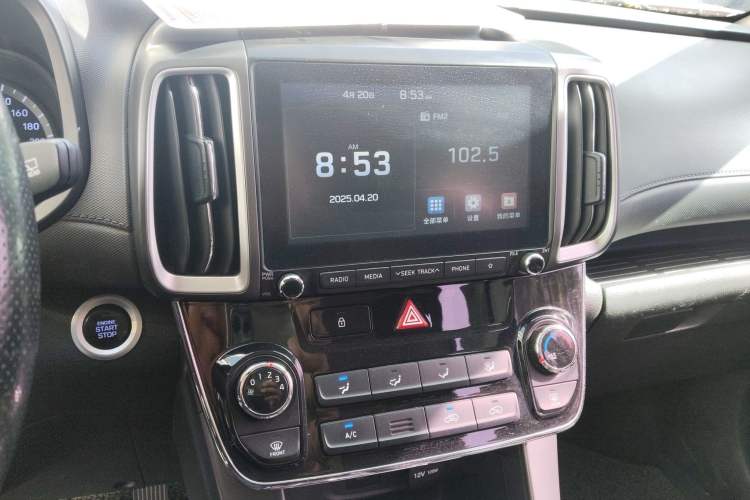 Used Hyundai ix35 2018 2.0L Automatic 2WD Zhiyong·Changxiang Edition Audio And AC Panel