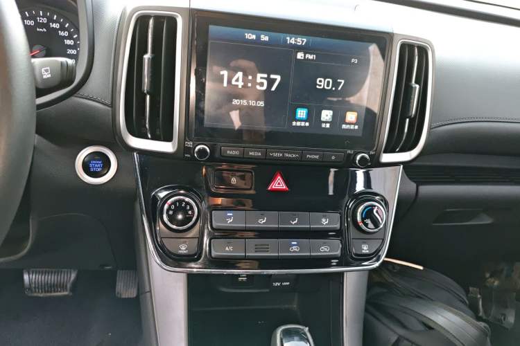 Used Hyundai ix35 2018 2.0L Automatic 2WD Zhiyong·Changxiang Edition Audio And AC Panel