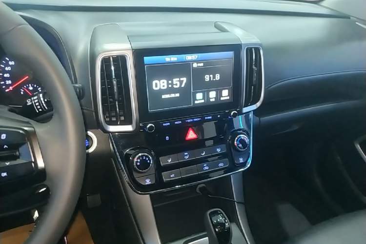 Used Hyundai ix35 2018 2.0L Automatic 2WD Zhiyong·Changxiang Edition Audio And AC Panel
