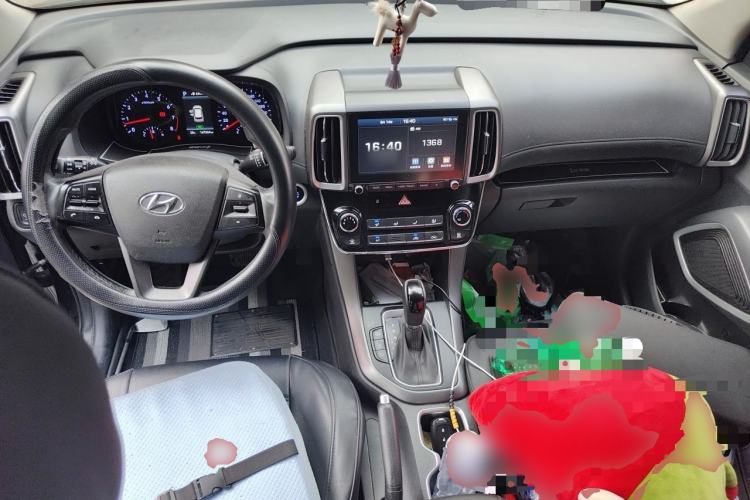 Used Hyundai ix35 2018 2.0L Automatic 2WD Zhiyong·Changxiang Edition Center Console