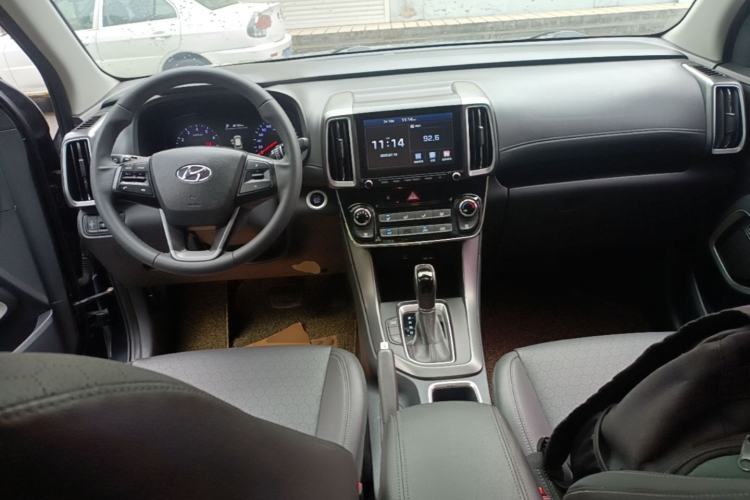 Used Hyundai ix35 2018 2.0L Automatic 2WD Zhiyong·Changxiang Edition Center Console