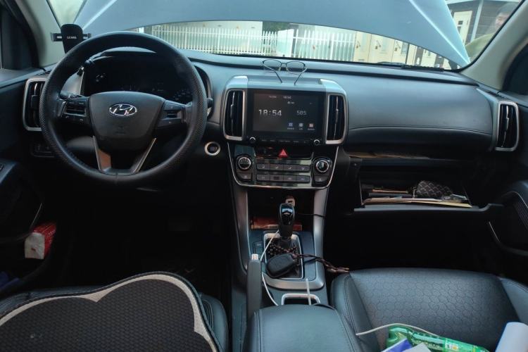 Used Hyundai ix35 2018 2.0L Automatic 2WD Zhiyong·Changxiang Edition Center Console