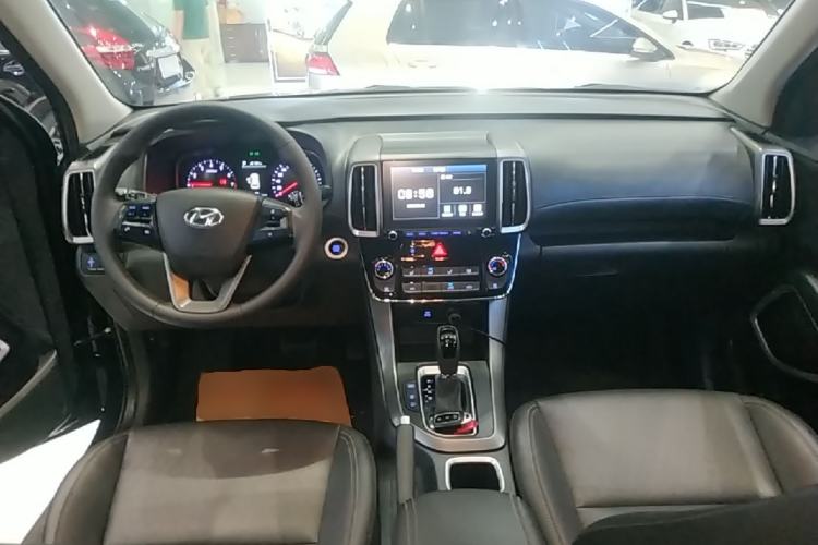 Used Hyundai ix35 2018 2.0L Automatic 2WD Zhiyong·Changxiang Edition Center Console