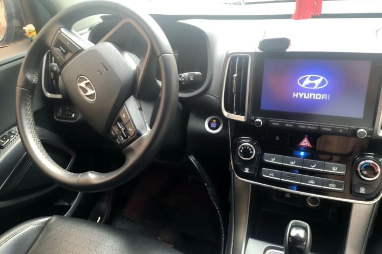 Used Hyundai ix35 2018 2.0L Automatic 2WD Zhiyong·Changxiang Edition Center Console