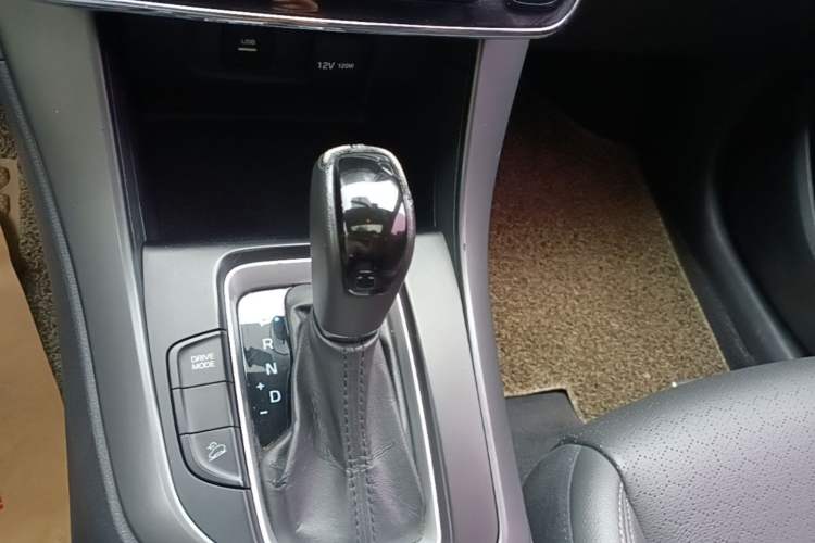 Used Hyundai ix35 2018 2.0L Automatic 2WD Zhiyong·Changxiang Edition Gear Lever