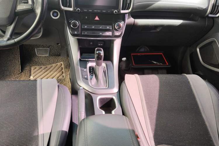 Used Hyundai ix35 2018 2.0L Automatic 2WD Zhiyong·Changxiang Edition Gear Lever