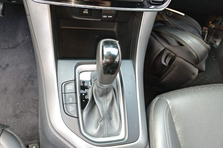 Used Hyundai ix35 2018 2.0L Automatic 2WD Zhiyong·Changxiang Edition Gear Lever