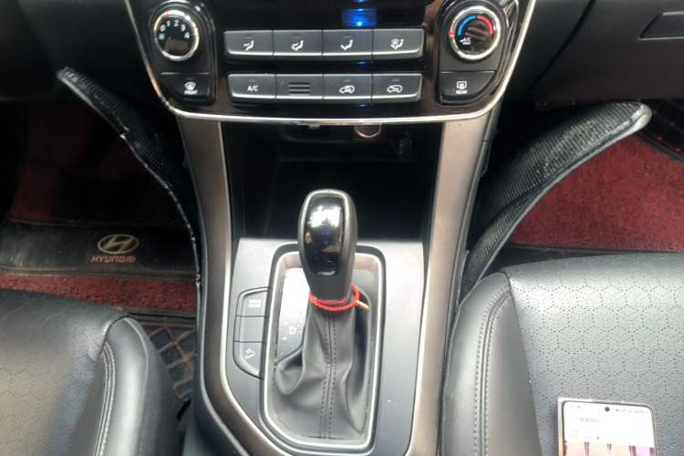 Used Hyundai ix35 2018 2.0L Automatic 2WD Zhiyong·Changxiang Edition Gear Lever