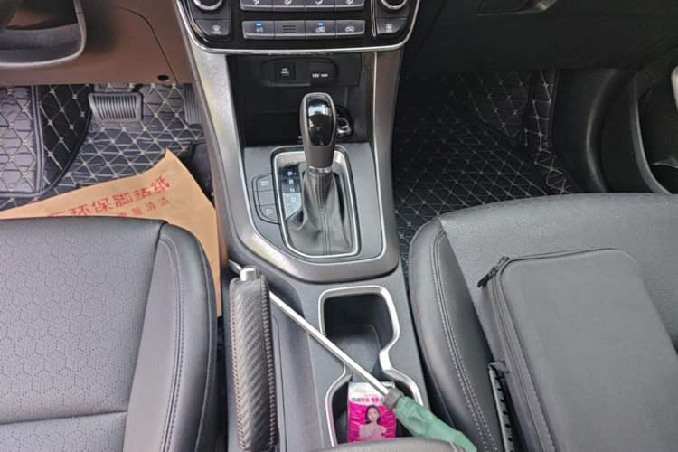 Used Hyundai ix35 2018 2.0L Automatic 2WD Zhiyong·Changxiang Edition Gear Lever