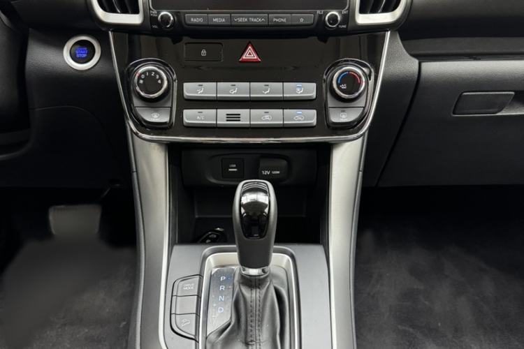 Used Hyundai ix35 2018 2.0L Automatic 2WD Zhiyong·Changxiang Edition Interior 3