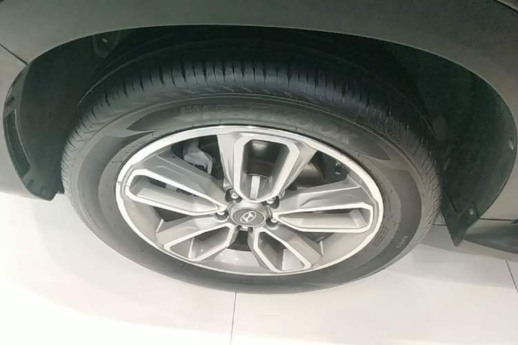 Used Hyundai ix35 2018 2.0L Automatic 2WD Zhiyong·Changxiang Edition Left Front Wheel Hub