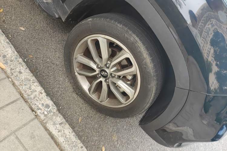 Used Hyundai ix35 2018 2.0L Automatic 2WD Zhiyong·Changxiang Edition Right Front Wheel Hub