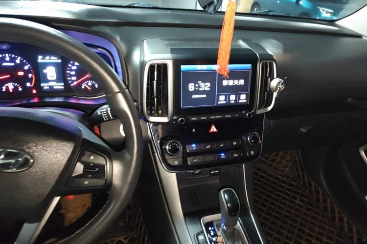 Used Hyundai ix35 2018 2.0L Automatic 2WD Zhiyong·Changxiang Edition Audio And AC Panel