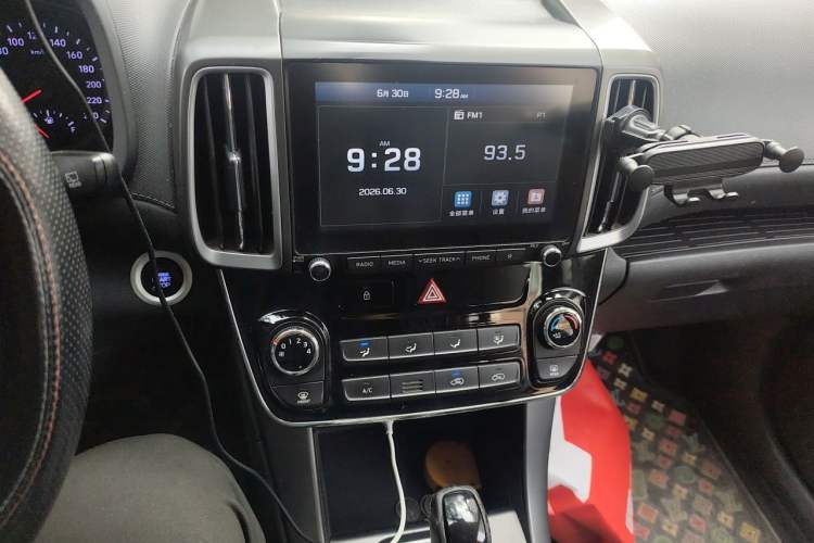 Used Hyundai ix35 2018 2.0L Automatic 2WD Zhiyong·Changxiang Edition Audio And AC Panel