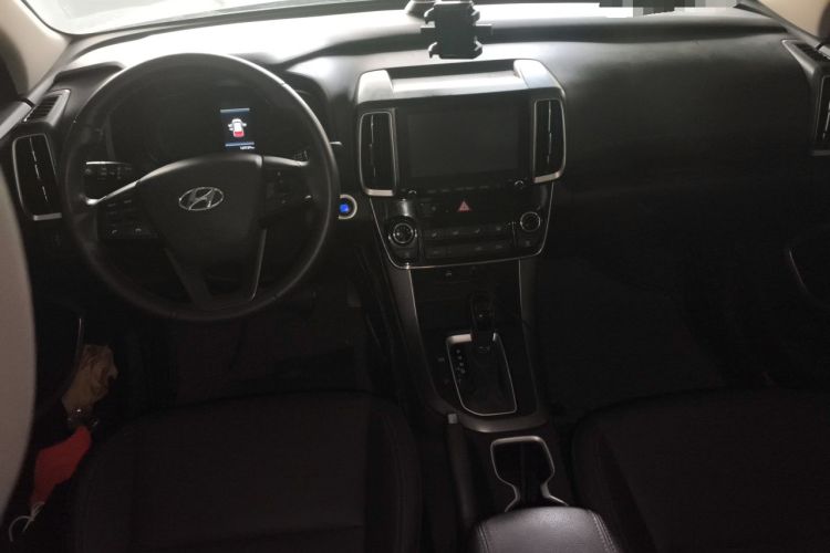 Used Hyundai ix35 2018 2.0L Automatic 2WD Zhiyong·Changxiang Edition Center Console