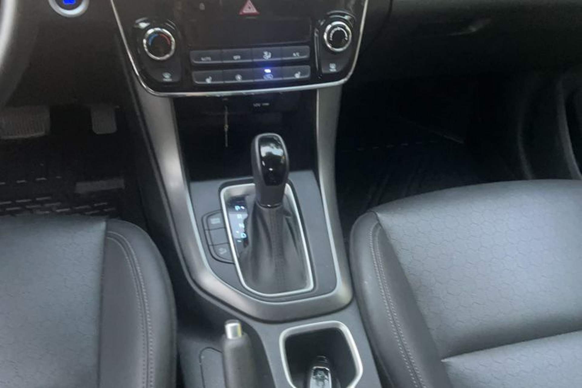 Used Hyundai ix35 2018 2.0L Automatic 2WD Zhiyong·Changxiang Edition Gear Lever