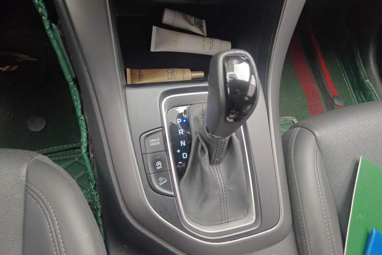 Used Hyundai ix35 2018 2.0L Automatic 2WD Zhiyong·Changxiang Edition Gear Lever