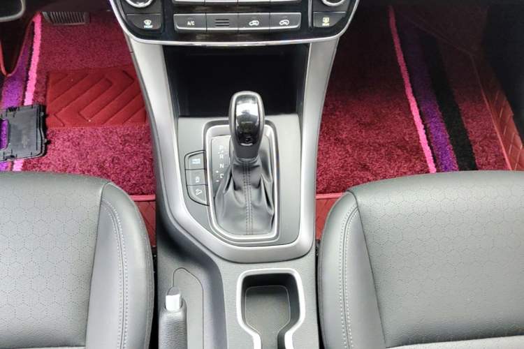 Used Hyundai ix35 2018 2.0L Automatic 2WD Zhiyong·Changxiang Edition Gear Lever
