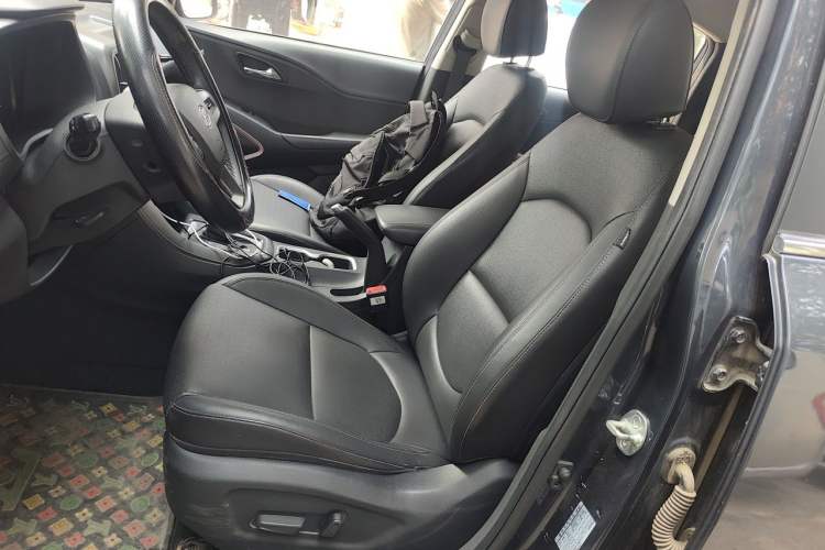 Used Hyundai ix35 2018 2.0L Automatic 2WD Zhiyong·Changxiang Edition Left Front Seat