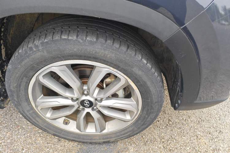 Used Hyundai ix35 2018 2.0L Automatic 2WD Zhiyong·Changxiang Edition Right Front Wheel Hub
