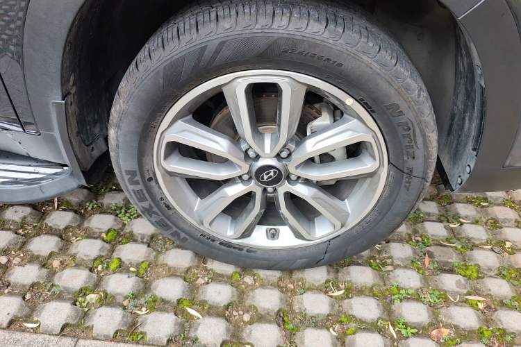 Used Hyundai ix35 2018 2.0L Automatic 2WD Zhiyong·Changxiang Edition Right Front Wheel Hub