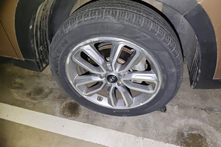 Used Hyundai ix35 2018 2.0L Automatic 2WD Zhiyong·Changxiang Edition Right Front Wheel Hub