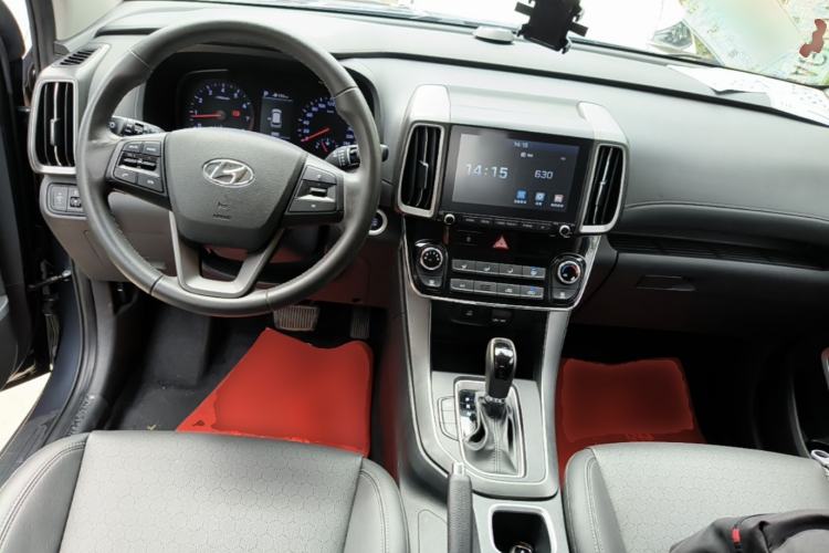 Used Hyundai ix35 2018 2.0L Automatic 2WD Zhiyong·Changxiang Edition Center Console