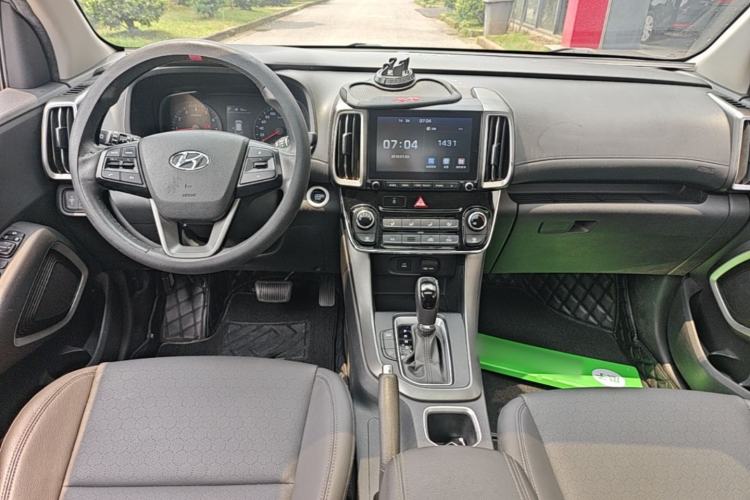 Used Hyundai ix35 2018 2.0L Automatic 2WD Zhiyong·Changxiang Edition Center Console