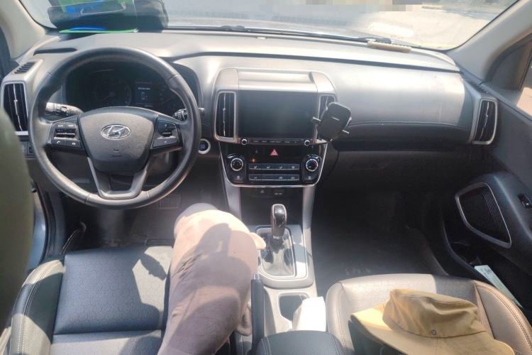 Used Hyundai ix35 2018 2.0L Automatic 2WD Zhiyong·Changxiang Edition Center Console