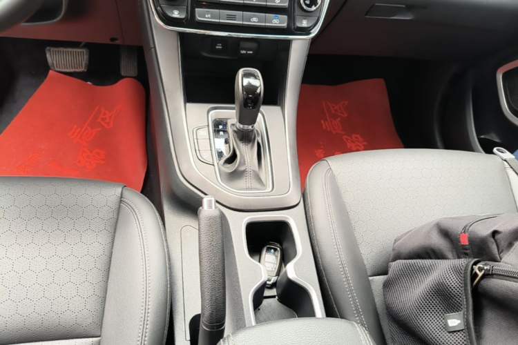 Used Hyundai ix35 2018 2.0L Automatic 2WD Zhiyong·Changxiang Edition Gear Lever