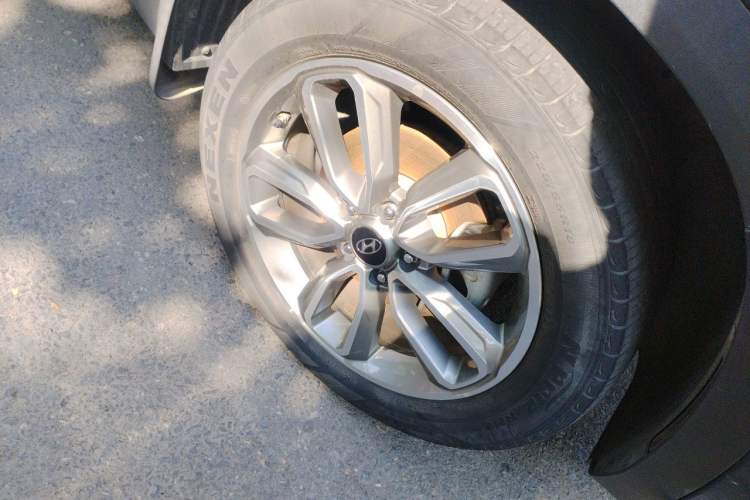 Used Hyundai ix35 2018 2.0L Automatic 2WD Zhiyong·Changxiang Edition Right Front Wheel Hub