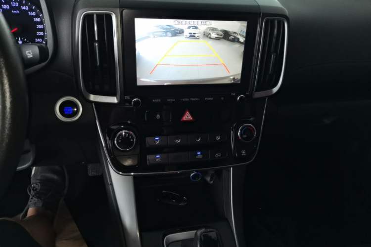 Used Hyundai ix35 2018 2.0L Automatic 2WD Zhiyong·Changxiang Edition Audio And AC Panel