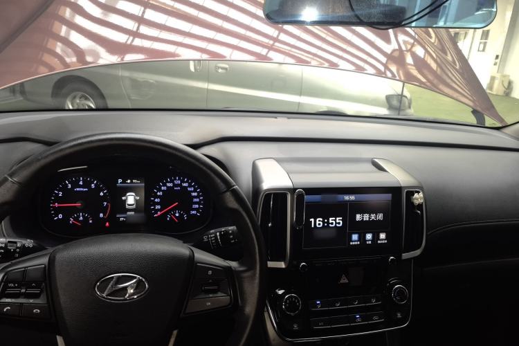 Used Hyundai ix35 2018 2.0L Automatic 2WD Zhiyong·Changxiang Edition Center Console