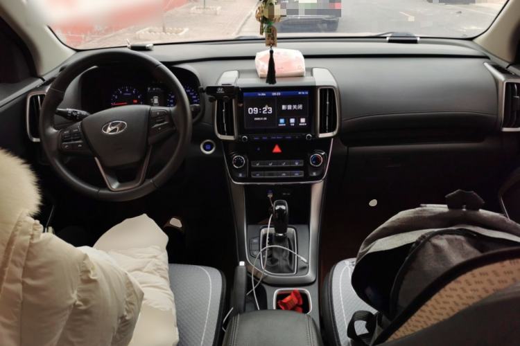 Used Hyundai ix35 2018 2.0L Automatic 2WD Zhiyong·Changxiang Edition Center Console