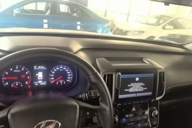 Used Hyundai ix35 2018 2.0L Automatic 2WD Zhiyong·Changxiang Edition Center Console