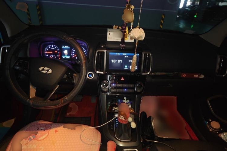 Used Hyundai ix35 2018 2.0L Automatic 2WD Zhiyong·Changxiang Edition Center Console