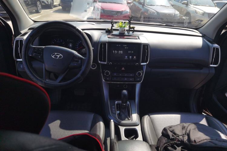 Used Hyundai ix35 2018 2.0L Automatic 2WD Zhiyong·Changxiang Edition Center Console
