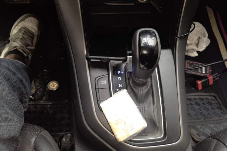 Used Hyundai ix35 2018 2.0L Automatic 2WD Zhiyong·Changxiang Edition Gear Lever