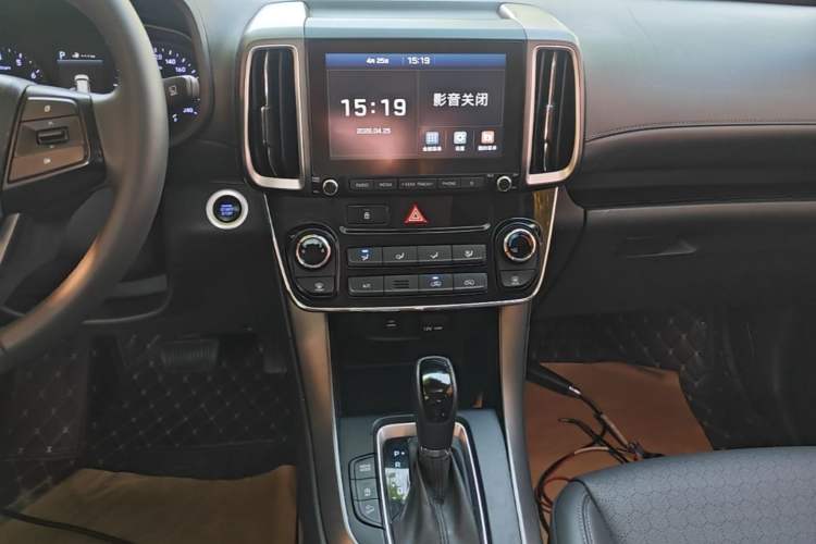 Used Hyundai ix35 2018 2.0L Automatic 2WD Zhiyong·Changxiang Edition Audio And AC Panel