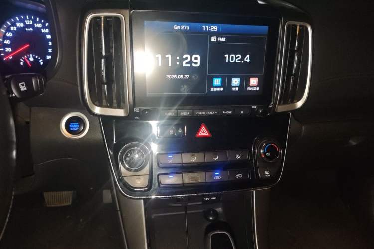 Used Hyundai ix35 2018 2.0L Automatic 2WD Zhiyong·Changxiang Edition Audio And AC Panel