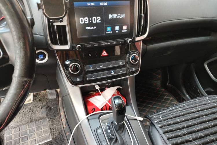 Used Hyundai ix35 2018 2.0L Automatic 2WD Zhiyong·Changxiang Edition Audio And AC Panel