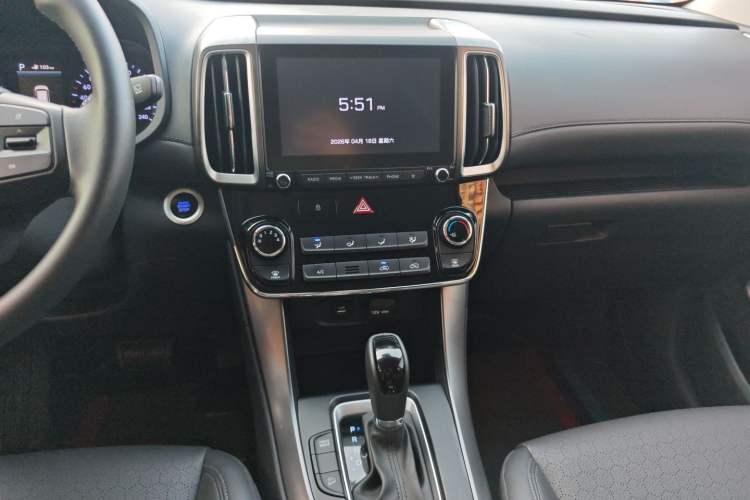 Used Hyundai ix35 2018 2.0L Automatic 2WD Zhiyong·Changxiang Edition Audio And AC Panel