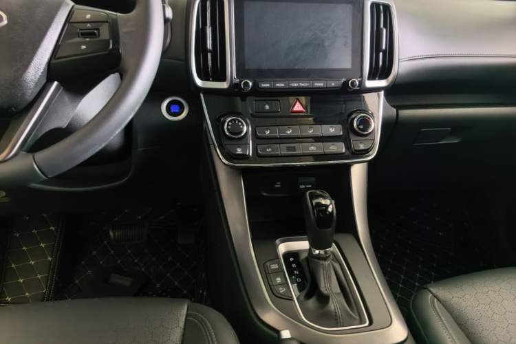 Used Hyundai ix35 2018 2.0L Automatic 2WD Zhiyong·Changxiang Edition Audio And AC Panel